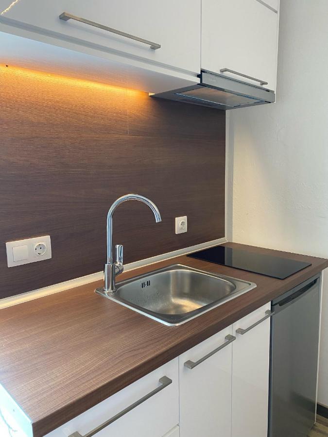 Modern Tiny House In Wolos Zewnętrze zdjęcie