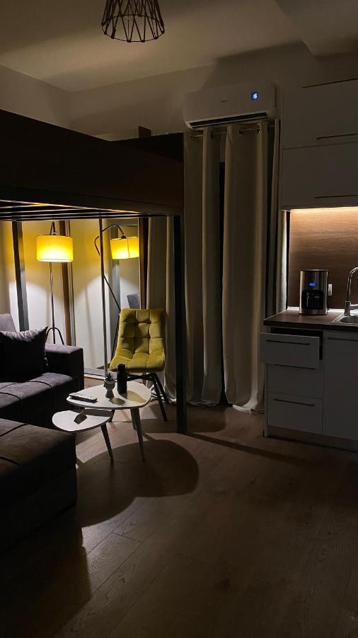 Modern Tiny House In Wolos Zewnętrze zdjęcie